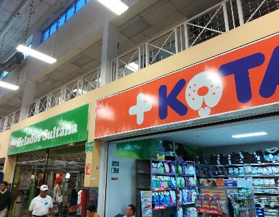 Interior con productos de Kota Food HEB San Nicolás en Monterrey, N.L.