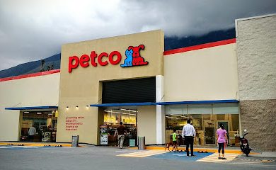Tienda de productos para mascotas Petco Cumbres